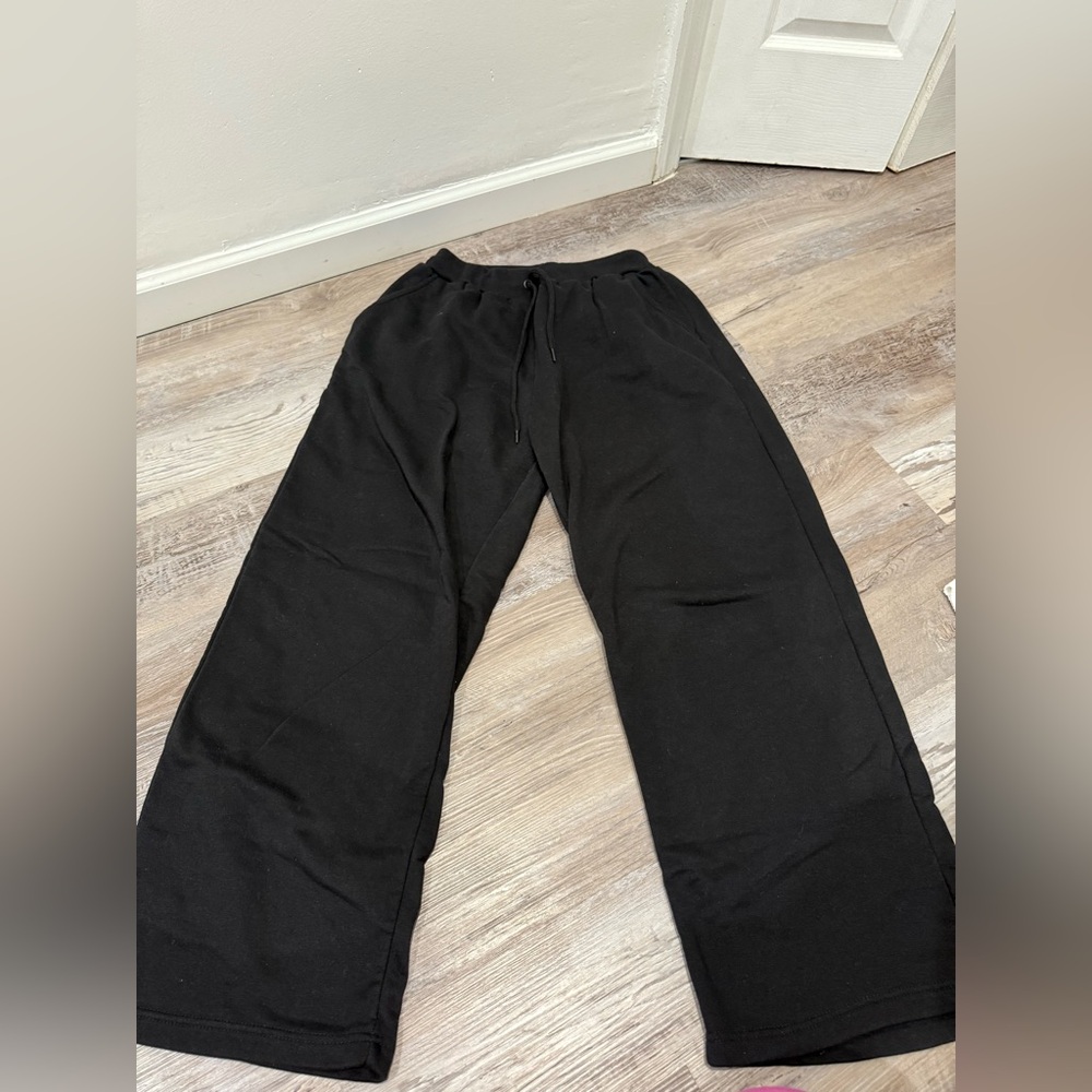 Wide leg sweatpants